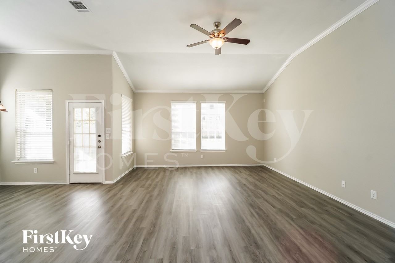 146 Bentwood Ranch Dr - Photo 3 of 16