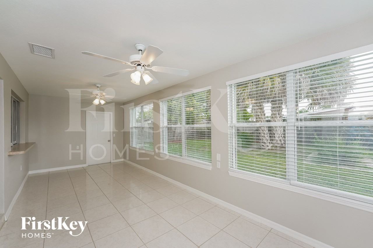 21426 Glendale Ave - Photo 7 of 16