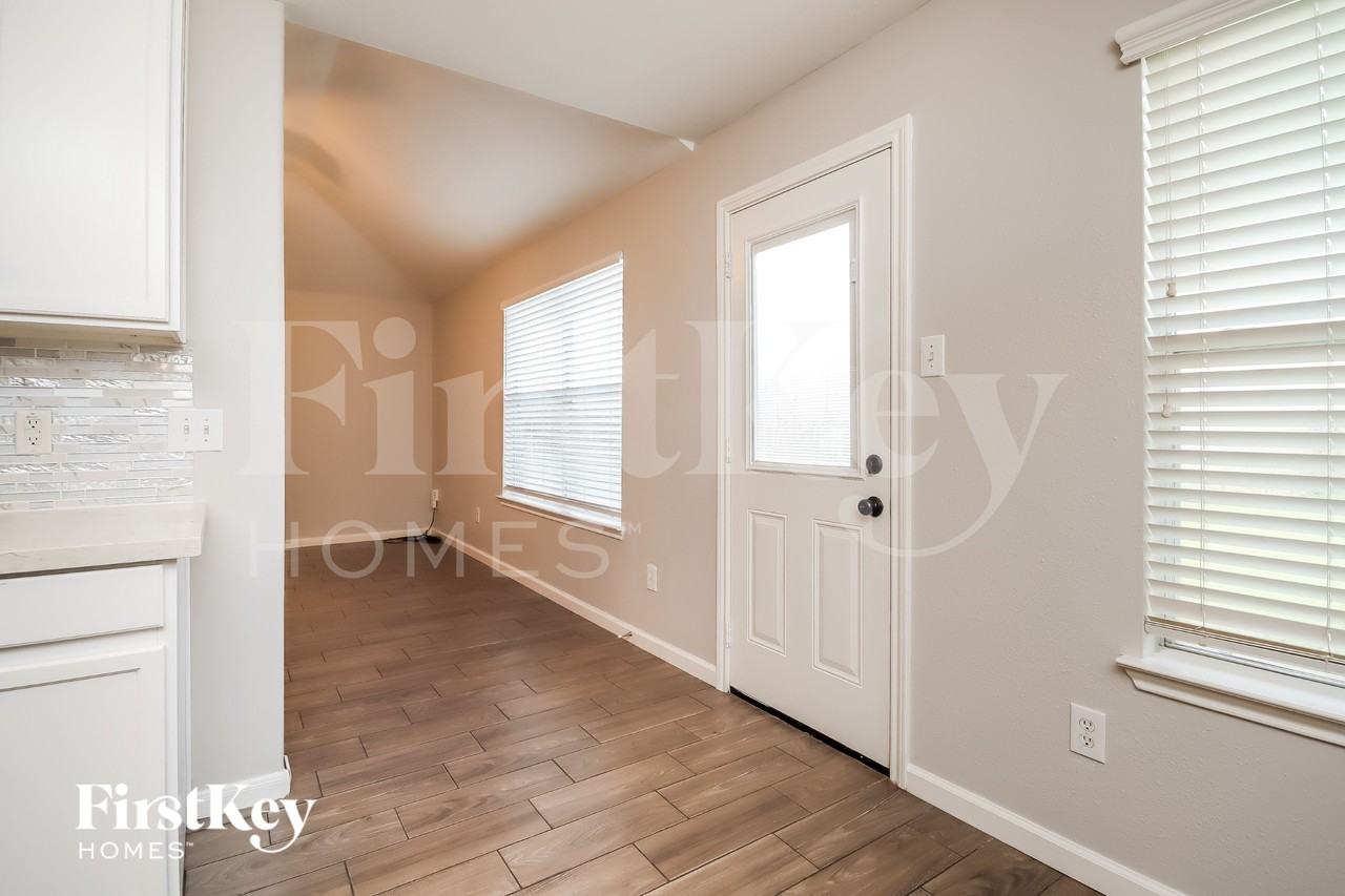 8607 Sorrel Meadows Dr - Photo 2 of 16