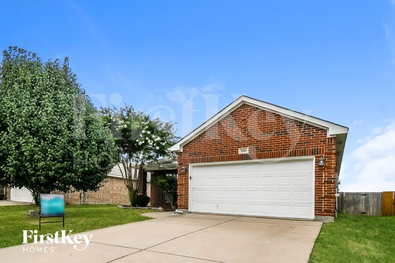 1101 Vista View Dr - Photo 2 of 16
