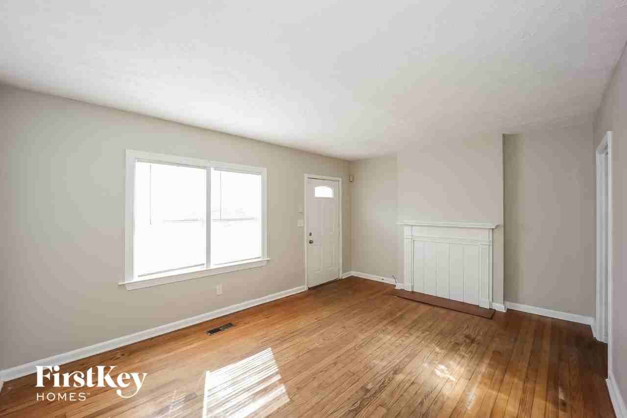 519 Erin Ave Sw - Photo 4 of 15
