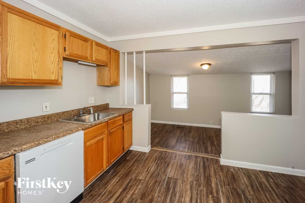 519 Erin Ave Sw - Photo 7 of 15