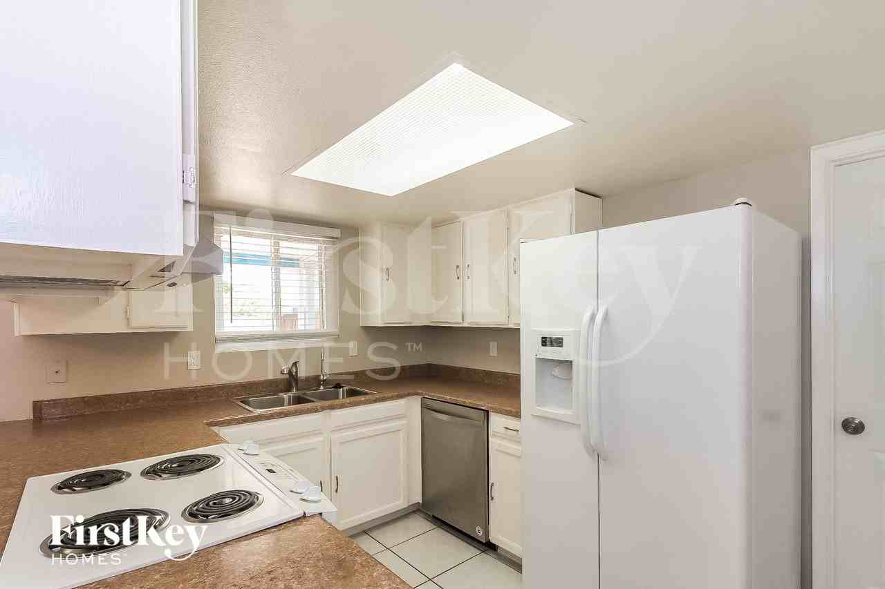 2604 E Boston St - Photo 6 of 15