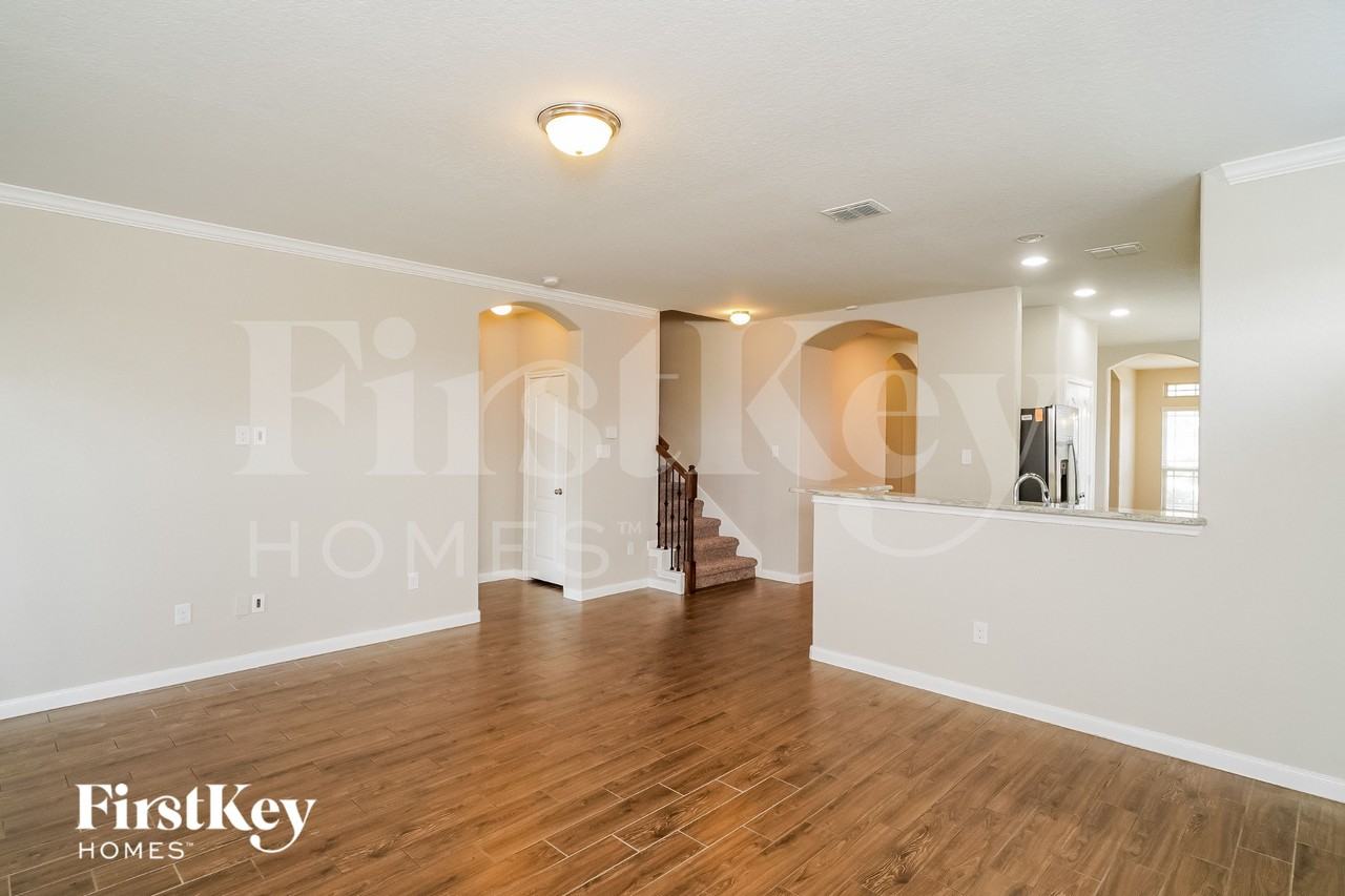 13206 Frio Parke - Photo 3 of 16