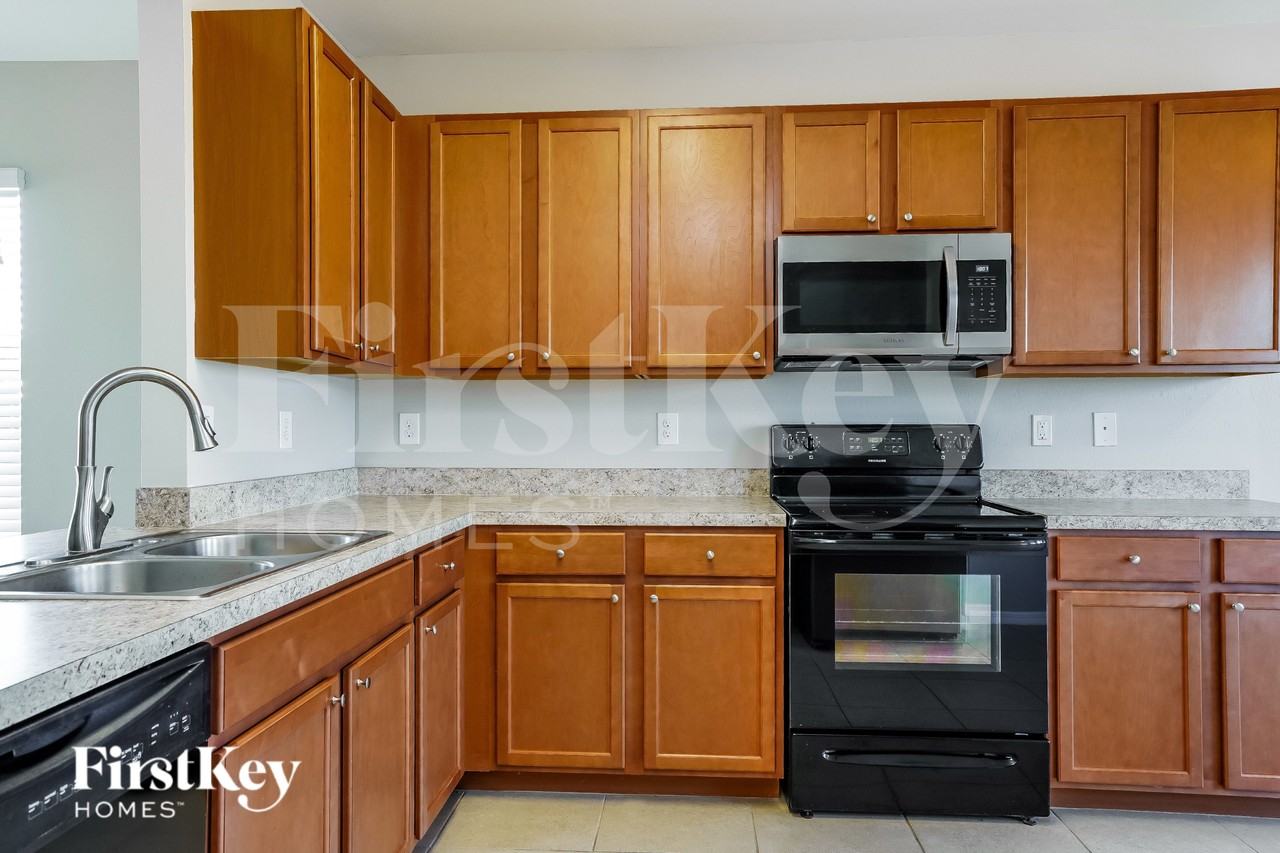 608 Nw 11th St - Photo 6 of 15
