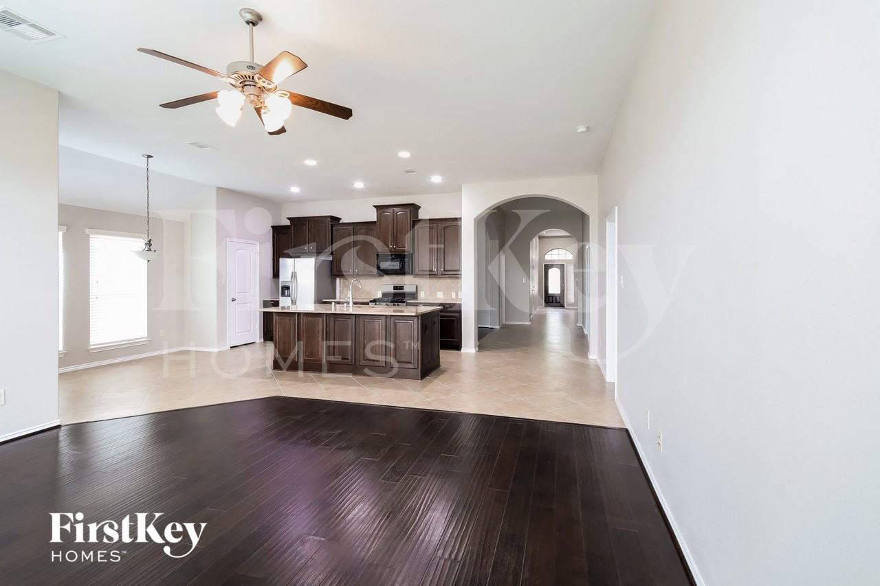 26122 Serenity Oaks Dr - Photo 3 of 15