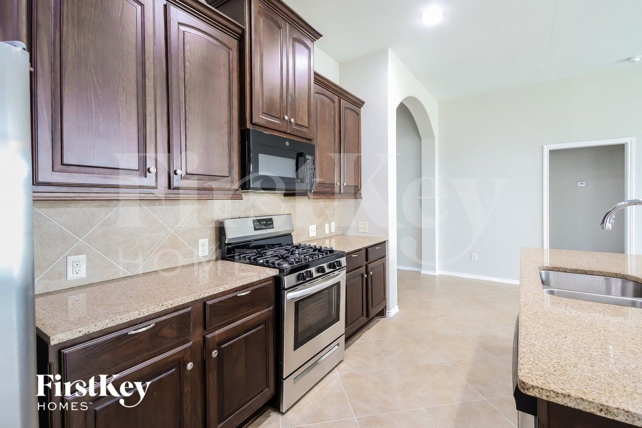 26122 Serenity Oaks Dr - Photo 6 of 15