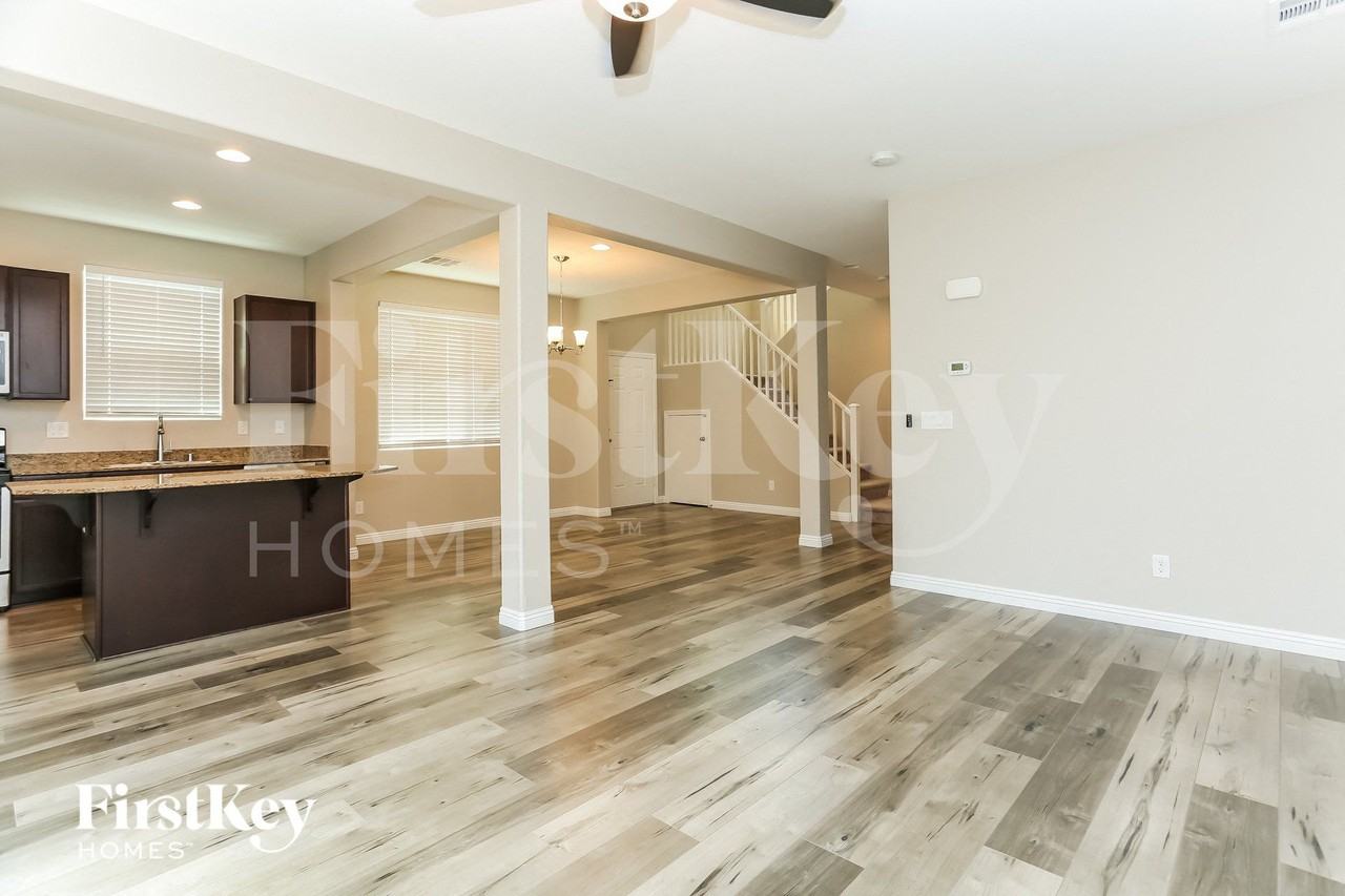 7736 Ashby Gate St - Photo 2 of 15