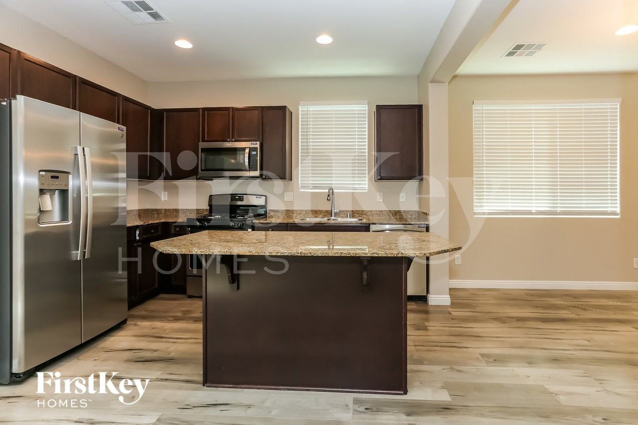 7736 Ashby Gate St - Photo 4 of 15