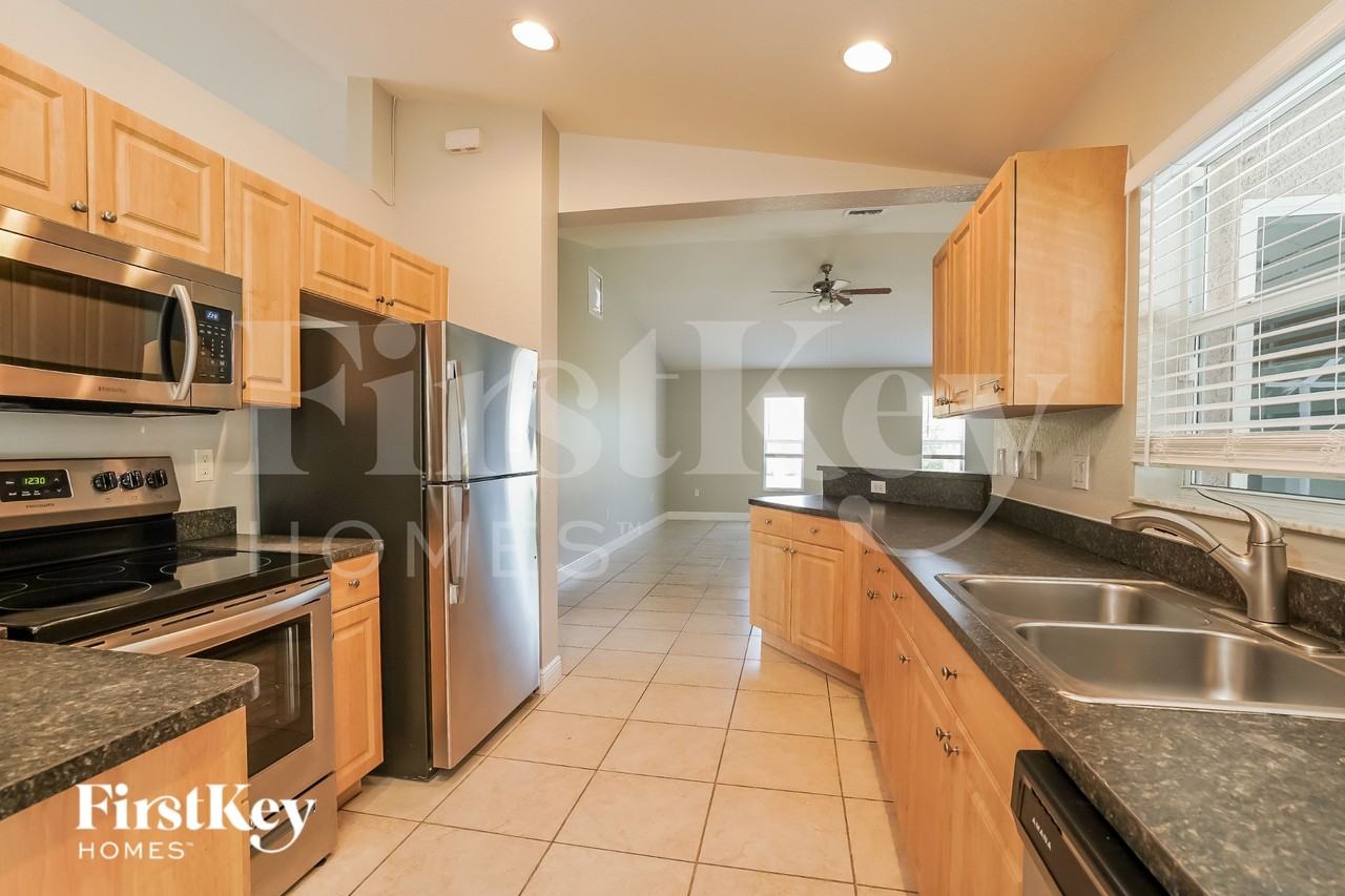 4129 Jacaranda Pkwy W - Photo 6 of 16
