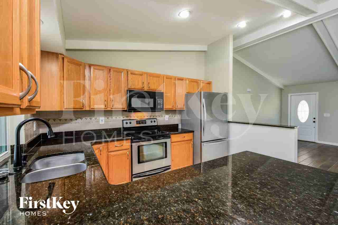 406 Se 10th Ave - Photo 7 of 16