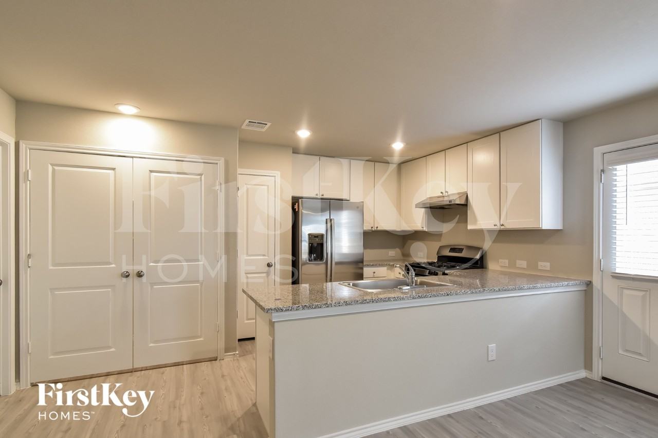 5107 Hornbeck Hts - Photo 6 of 16
