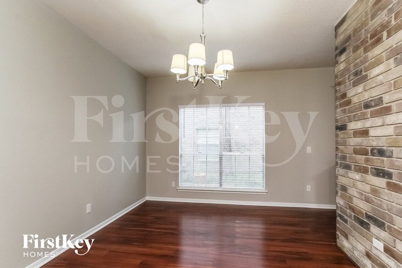 123 S Village Knoll Cir - Photo 5 of 15