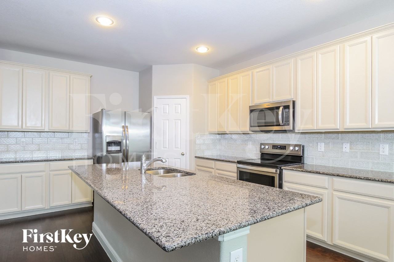 2320 Bernese Ln - Photo 4 of 16