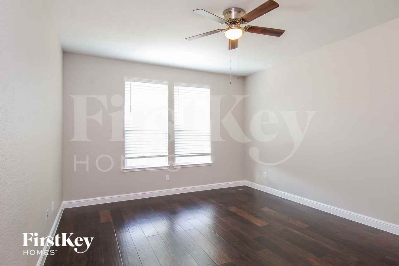 2320 Bernese Ln - Photo 5 of 16