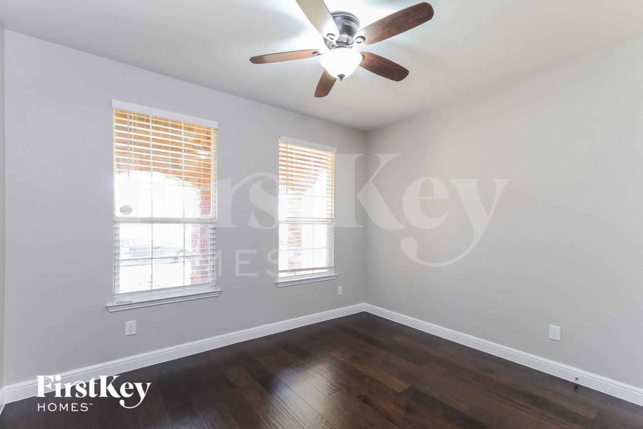 2320 Bernese Ln - Photo 7 of 16