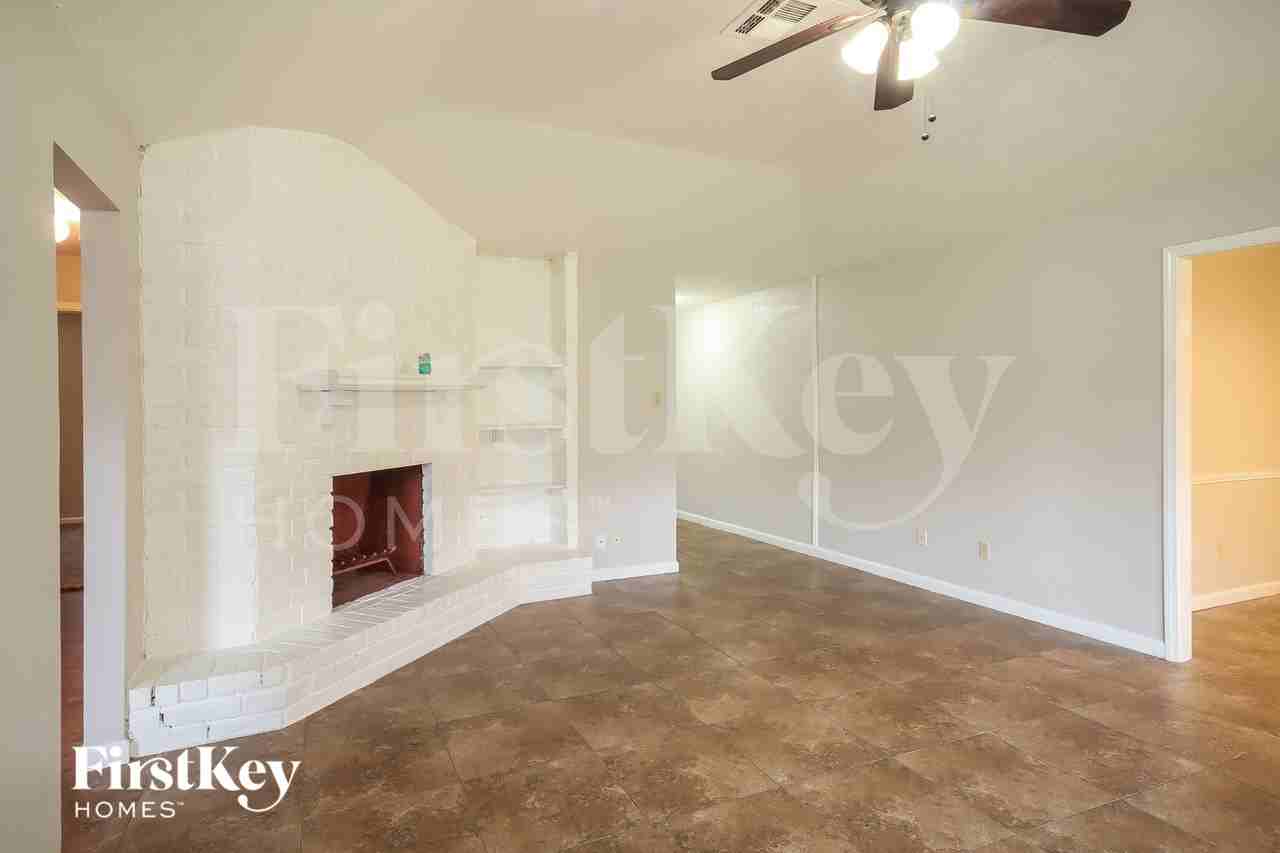 10411 Cedartowne Ln - Photo 3 of 16