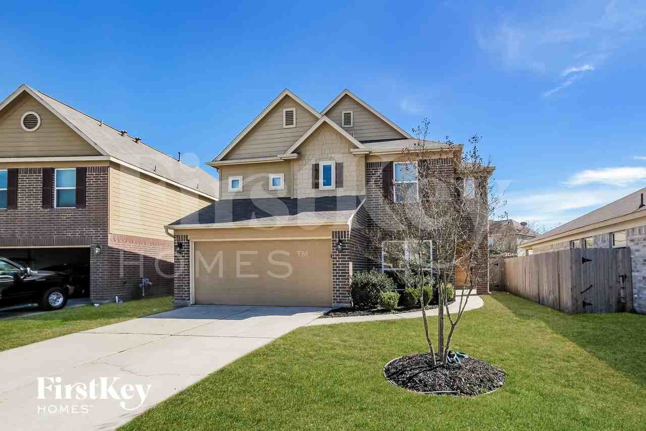 5046 Dappled Grove Trl - Photo 2 of 15