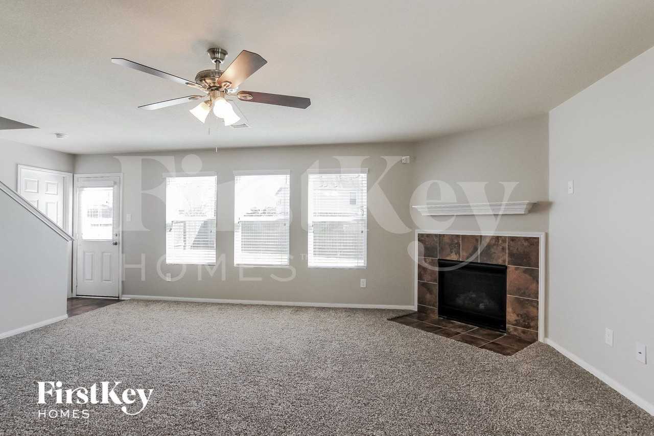 5046 Dappled Grove Trl - Photo 3 of 15