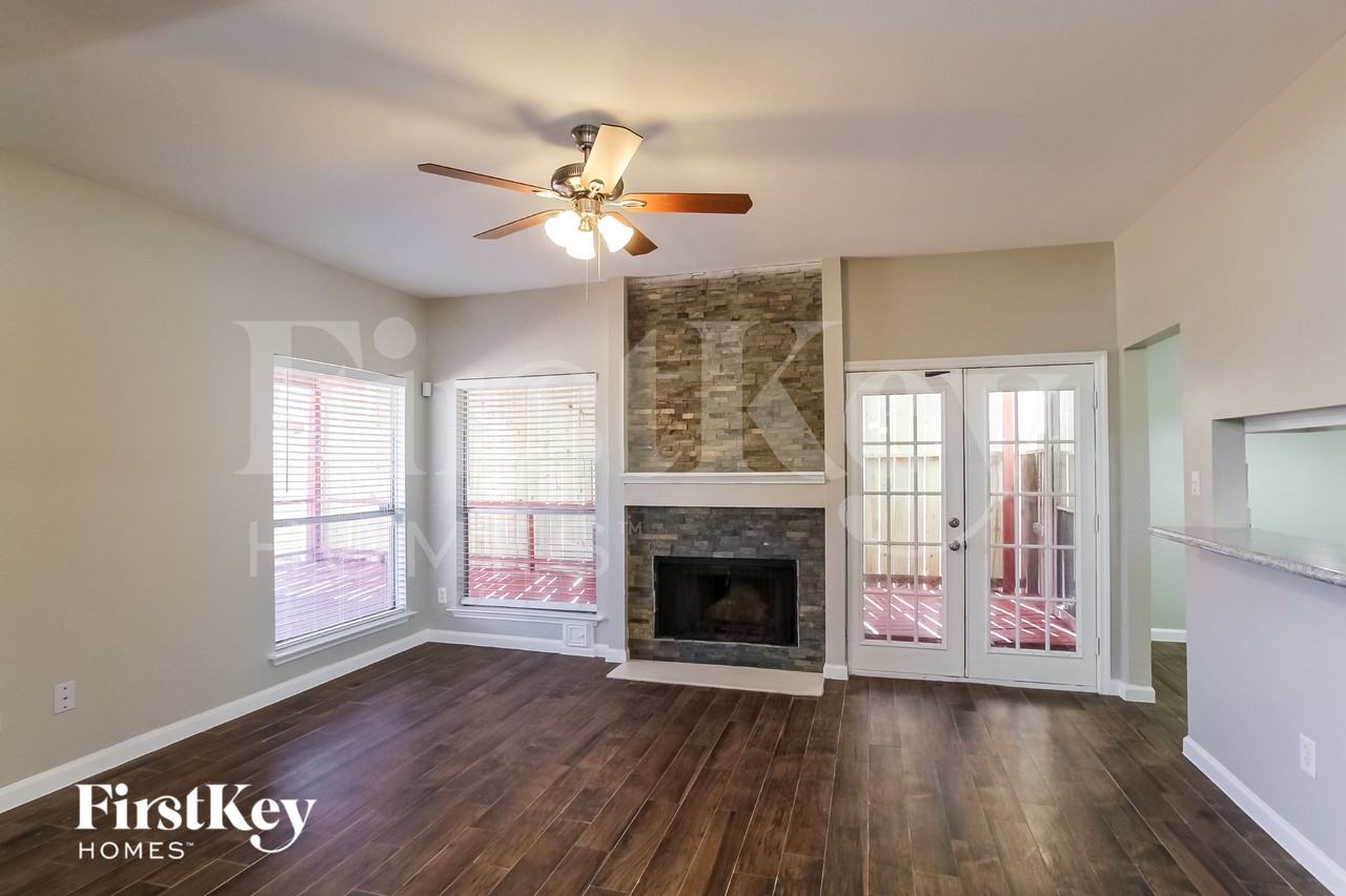 800 Charles Pl - Photo 3 of 16