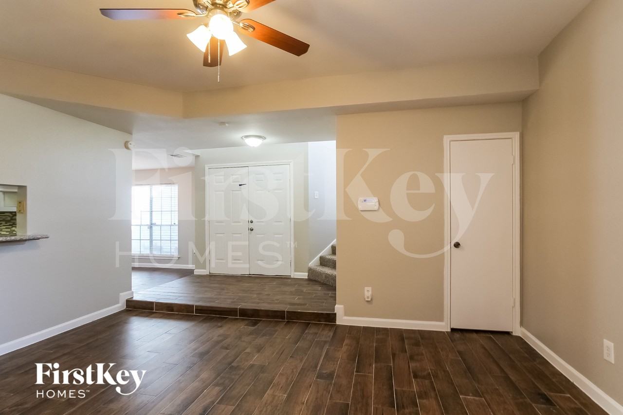 800 Charles Pl - Photo 4 of 16