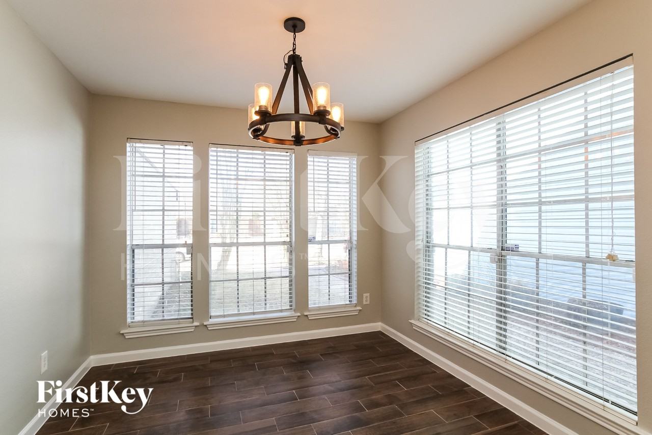 800 Charles Pl - Photo 5 of 16