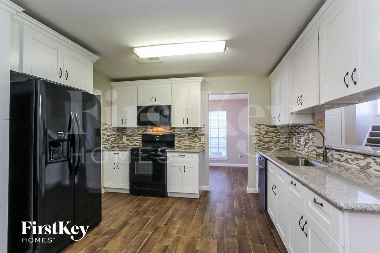 800 Charles Pl - Photo 6 of 16