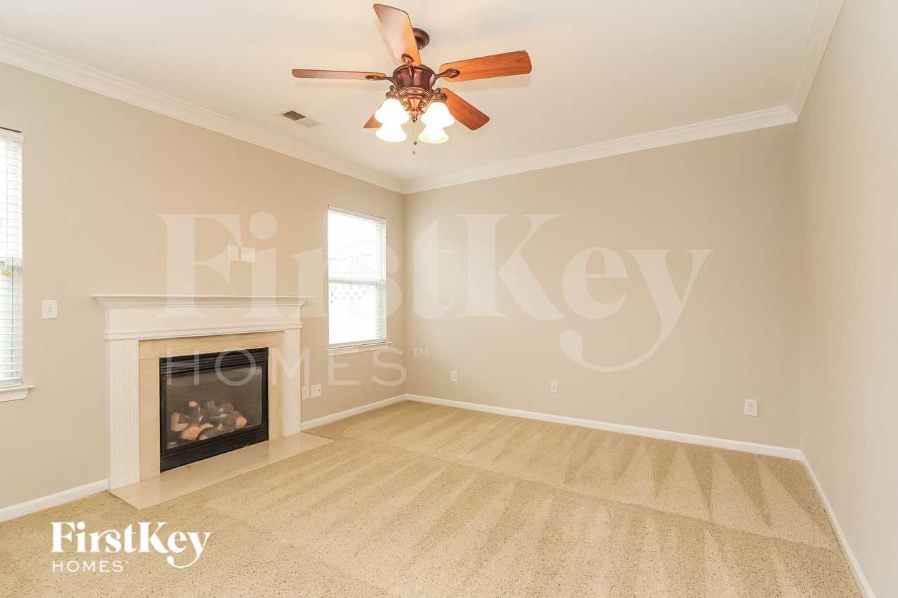 13540 Aldenbrook Dr - Photo 2 of 14