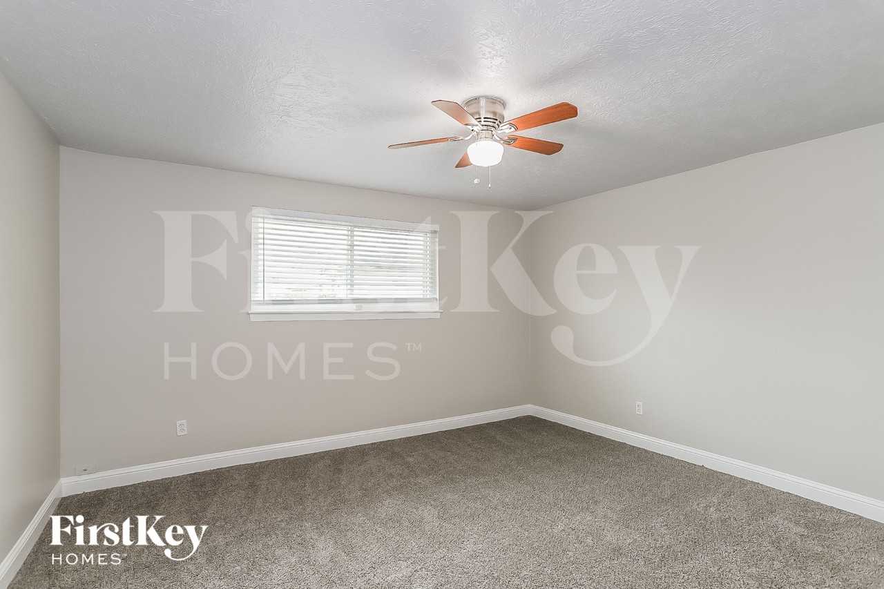 10819 Sagewind Dr - Photo 6 of 16