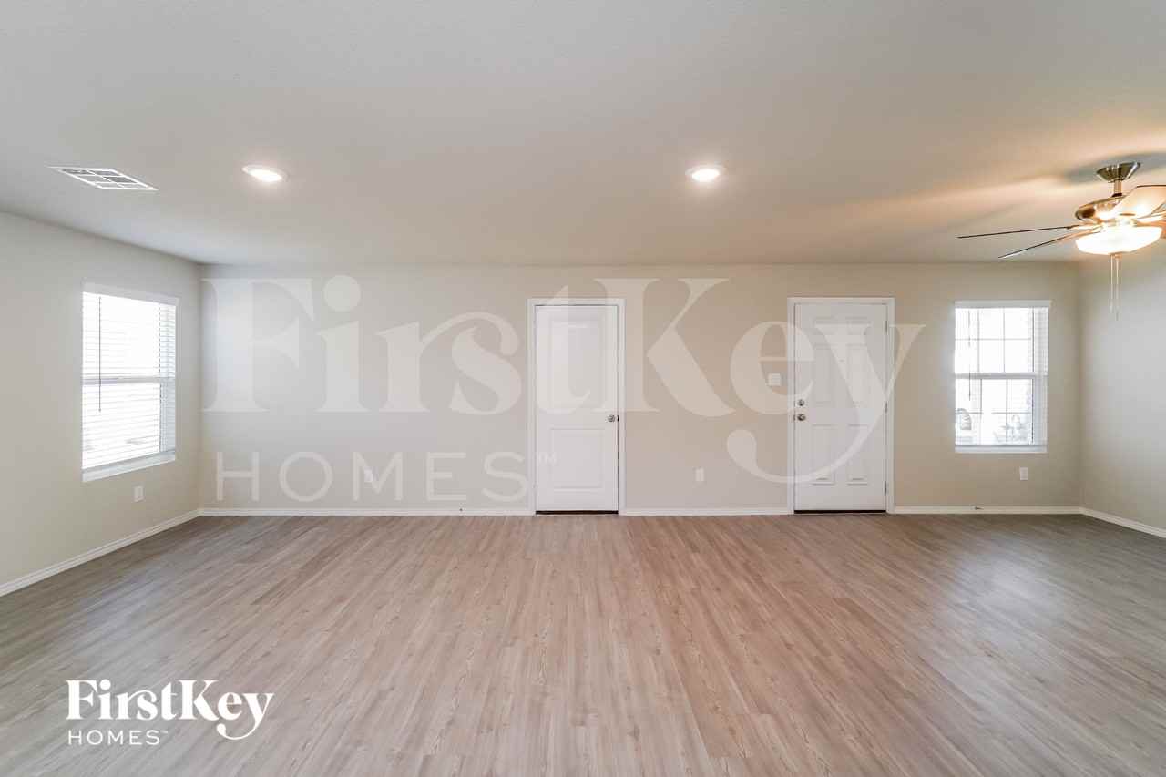 9211 Griffith Run - Photo 3 of 16