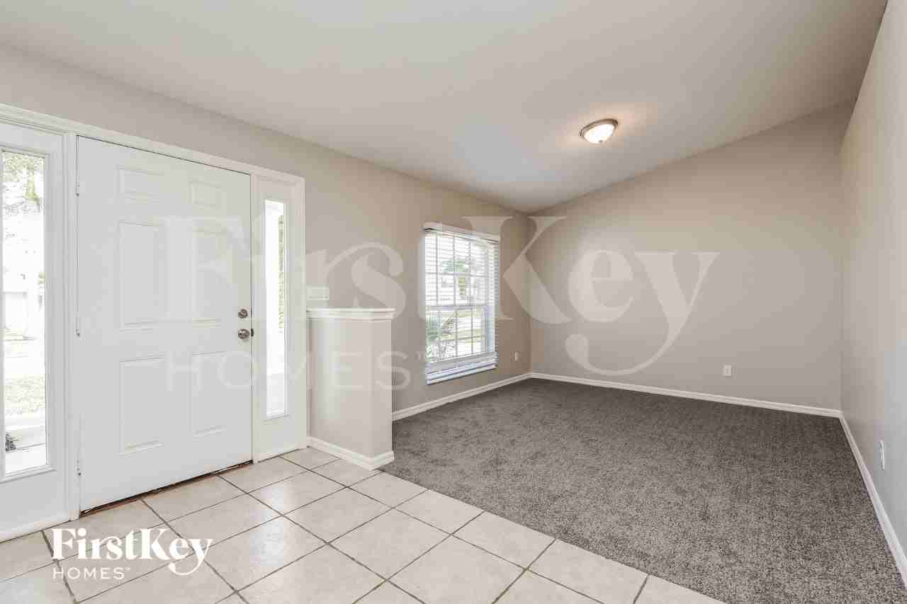 120 Se 46th St - Photo 3 of 16