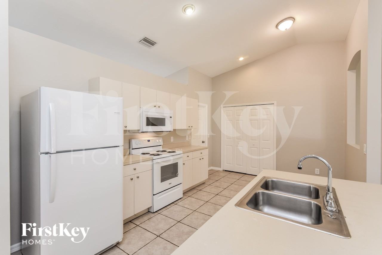 120 Se 46th St - Photo 5 of 16