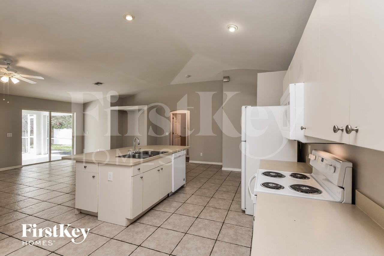 120 Se 46th St - Photo 6 of 16