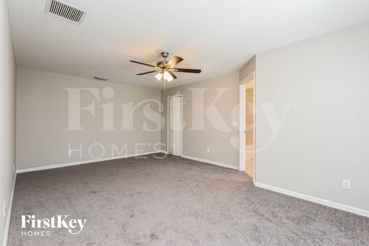 120 Se 46th St - Photo 7 of 16