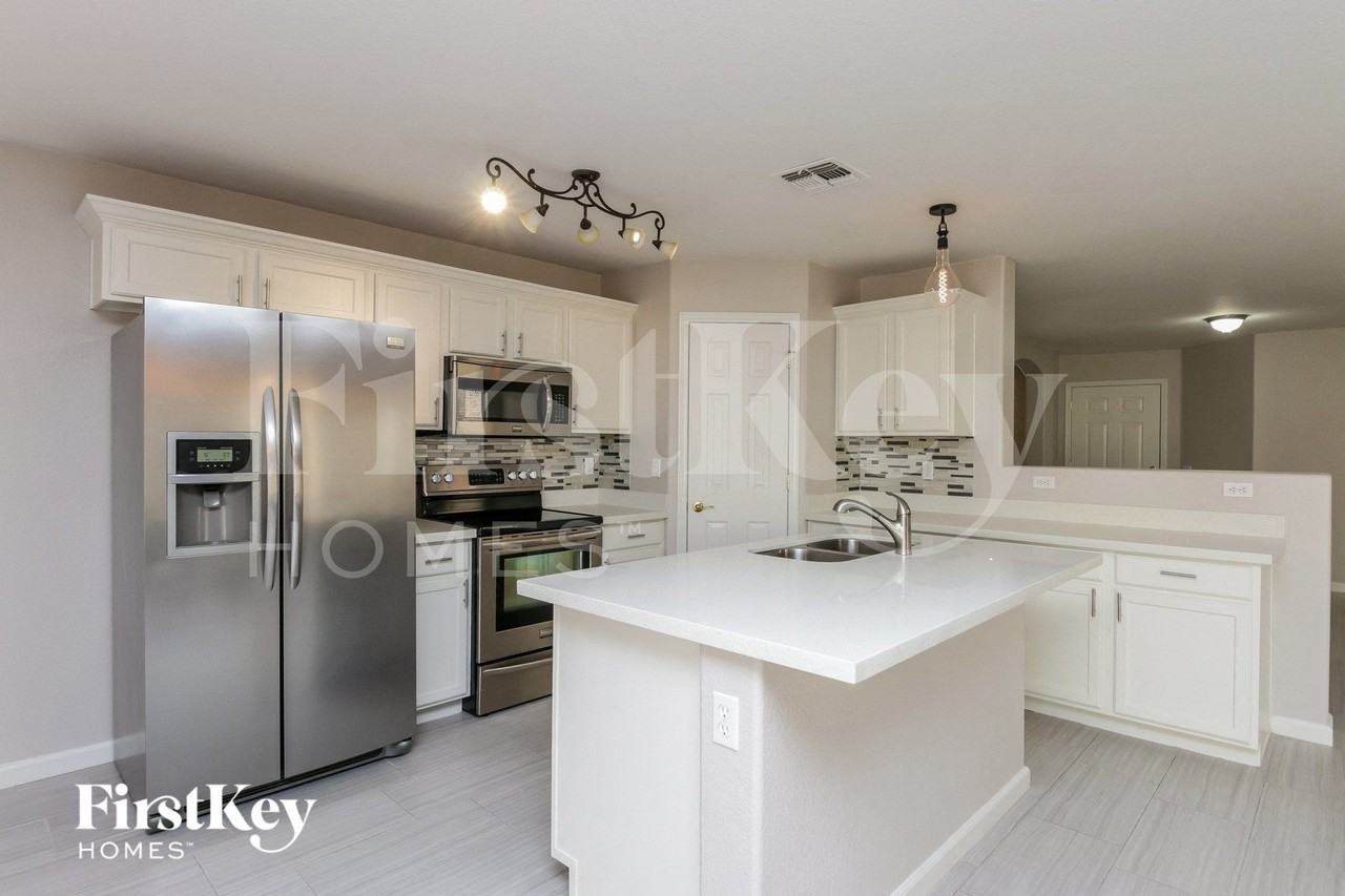 1130 E Oak Rd - Photo 6 of 15