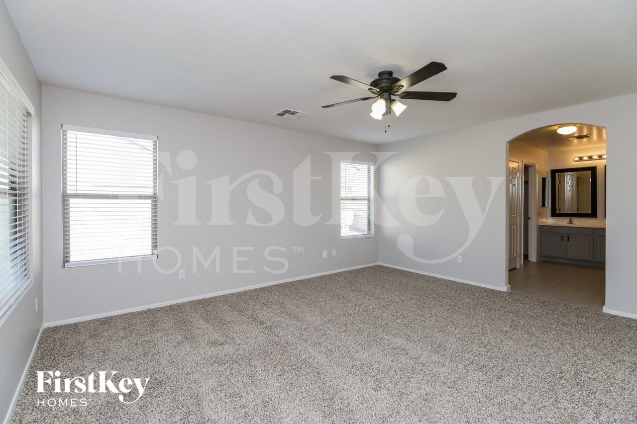 1130 E Oak Rd - Photo 7 of 15