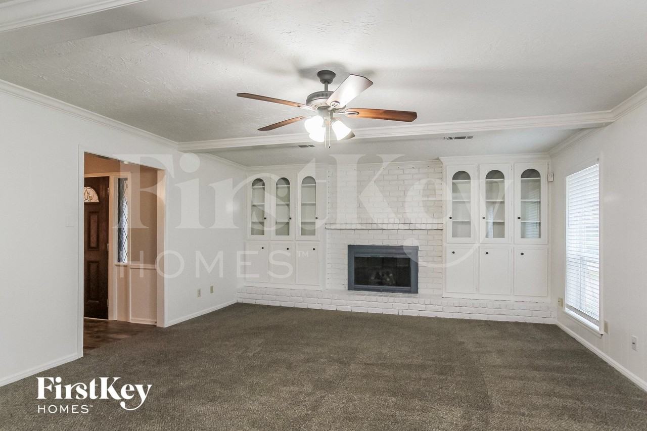 17322 Tall Cypress Dr - Photo 3 of 15