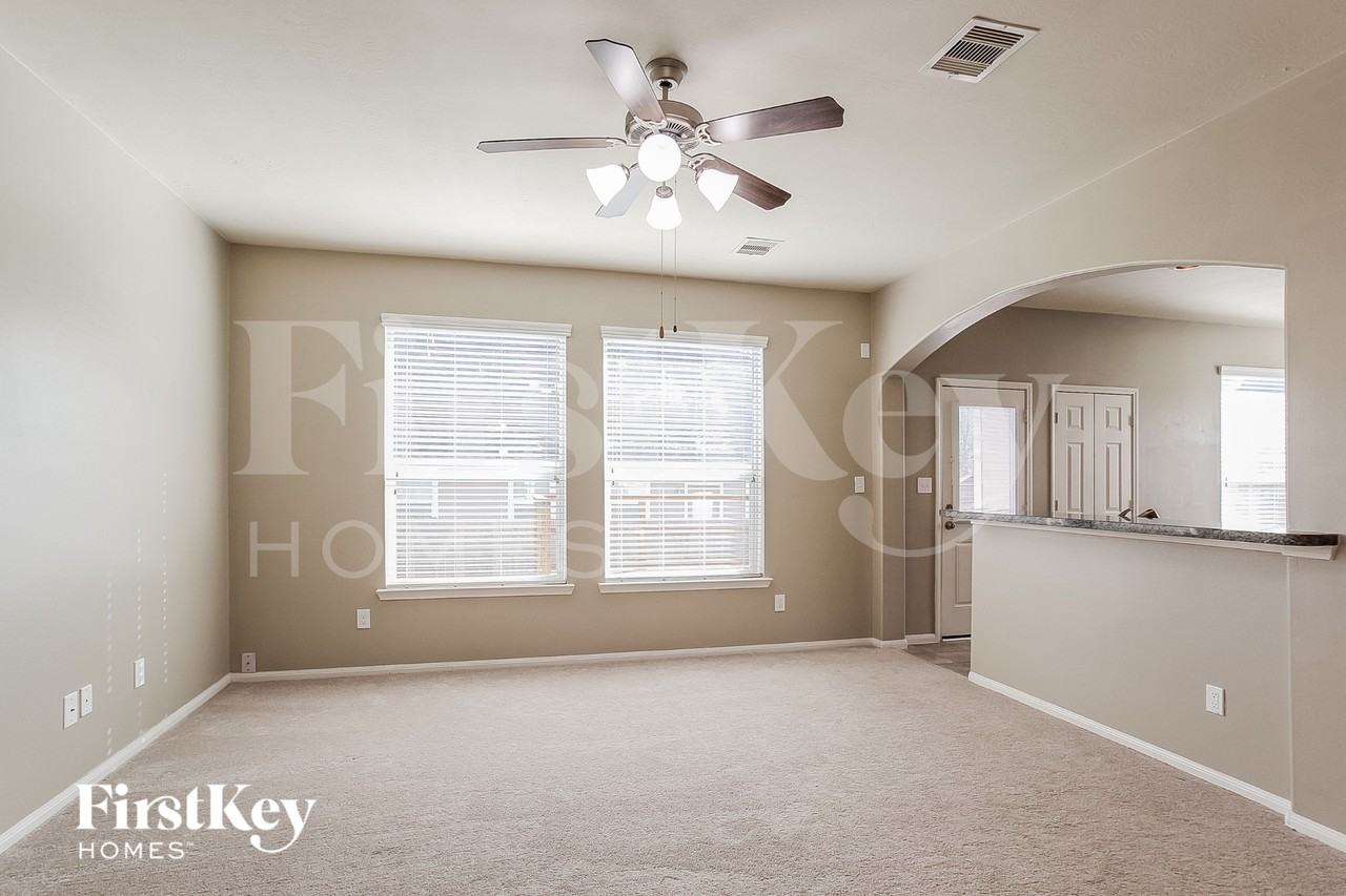 16318 River Wood Ct - Photo 3 of 16