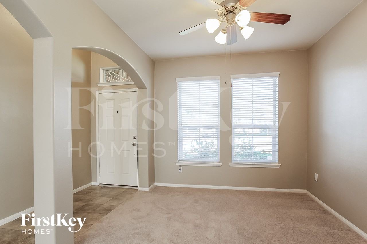 16318 River Wood Ct - Photo 5 of 16