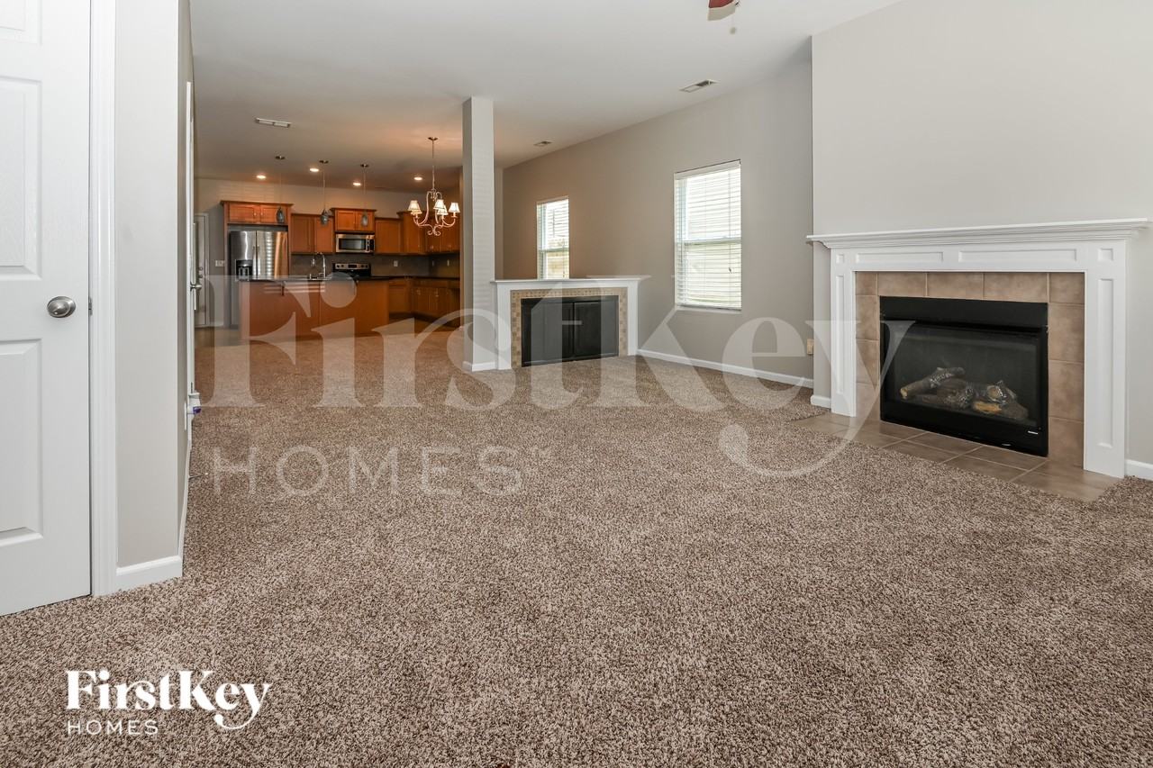 3222 Lemongrass Ln - Photo 4 of 16