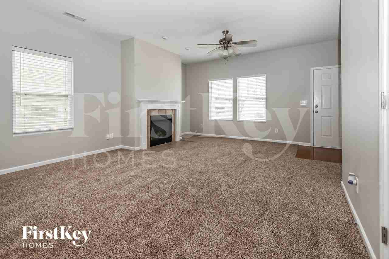 3222 Lemongrass Ln - Photo 5 of 16
