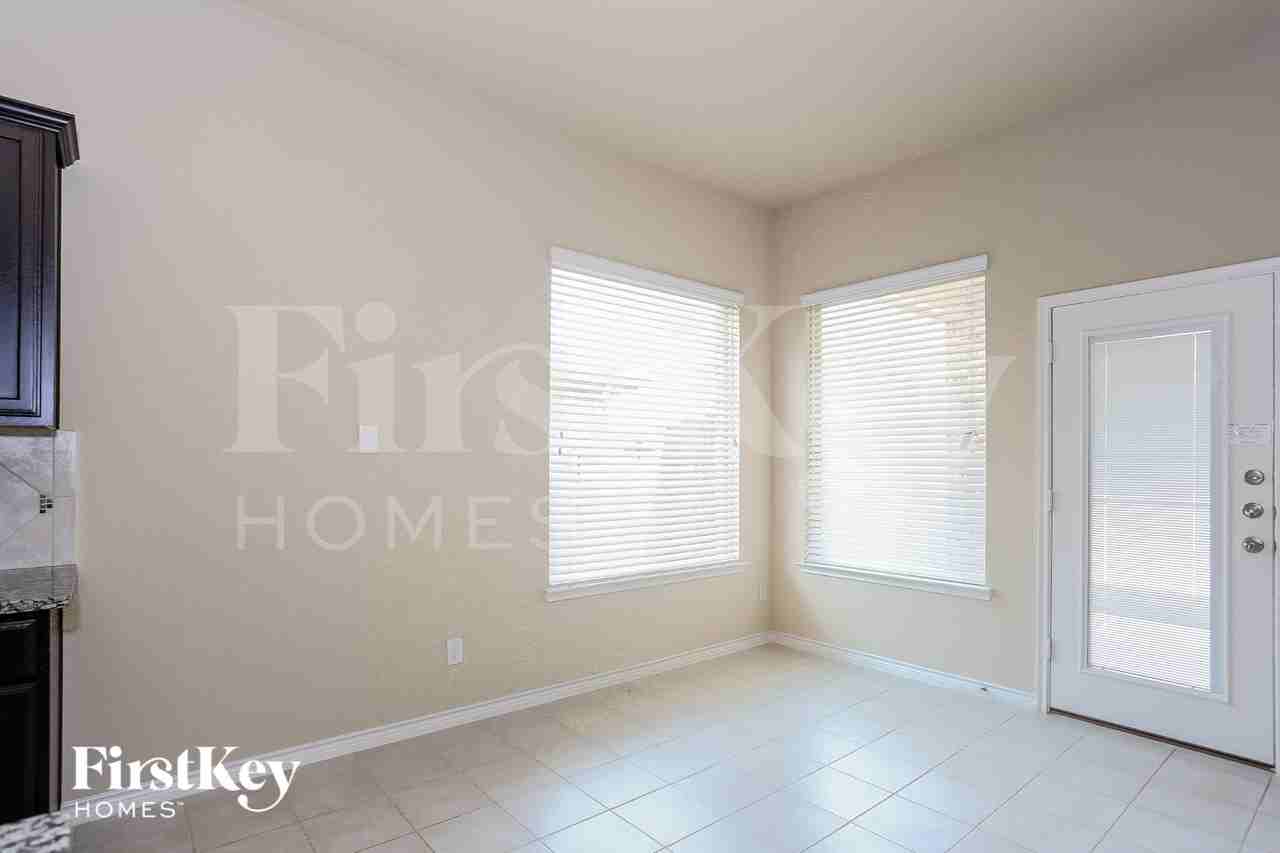 921 Lake Cypress Ln - Photo 3 of 16