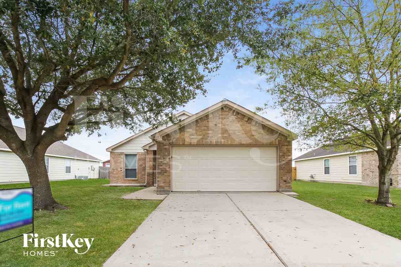 8110 Berkely Ct - Photo 2 of 16