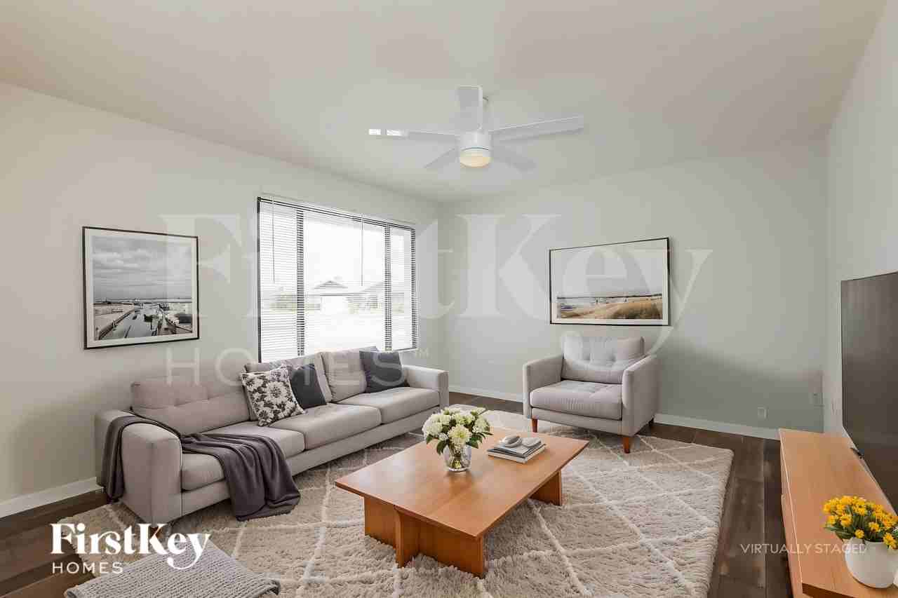 10843 N 45th Ave - Photo 4 of 18