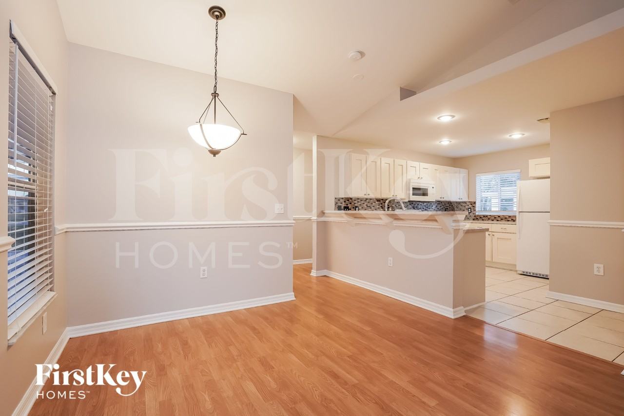 5003 Barth St - Photo 4 of 16