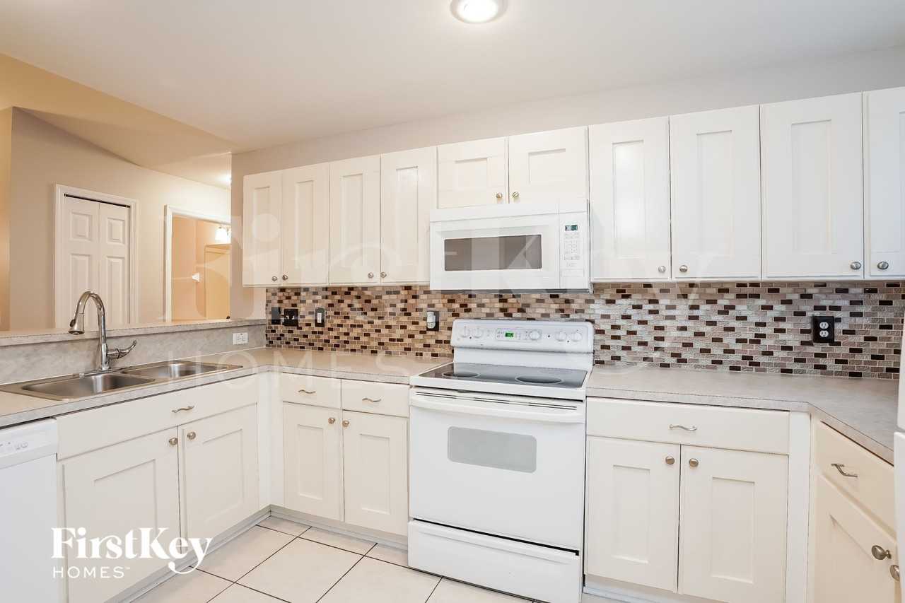 5003 Barth St - Photo 6 of 16