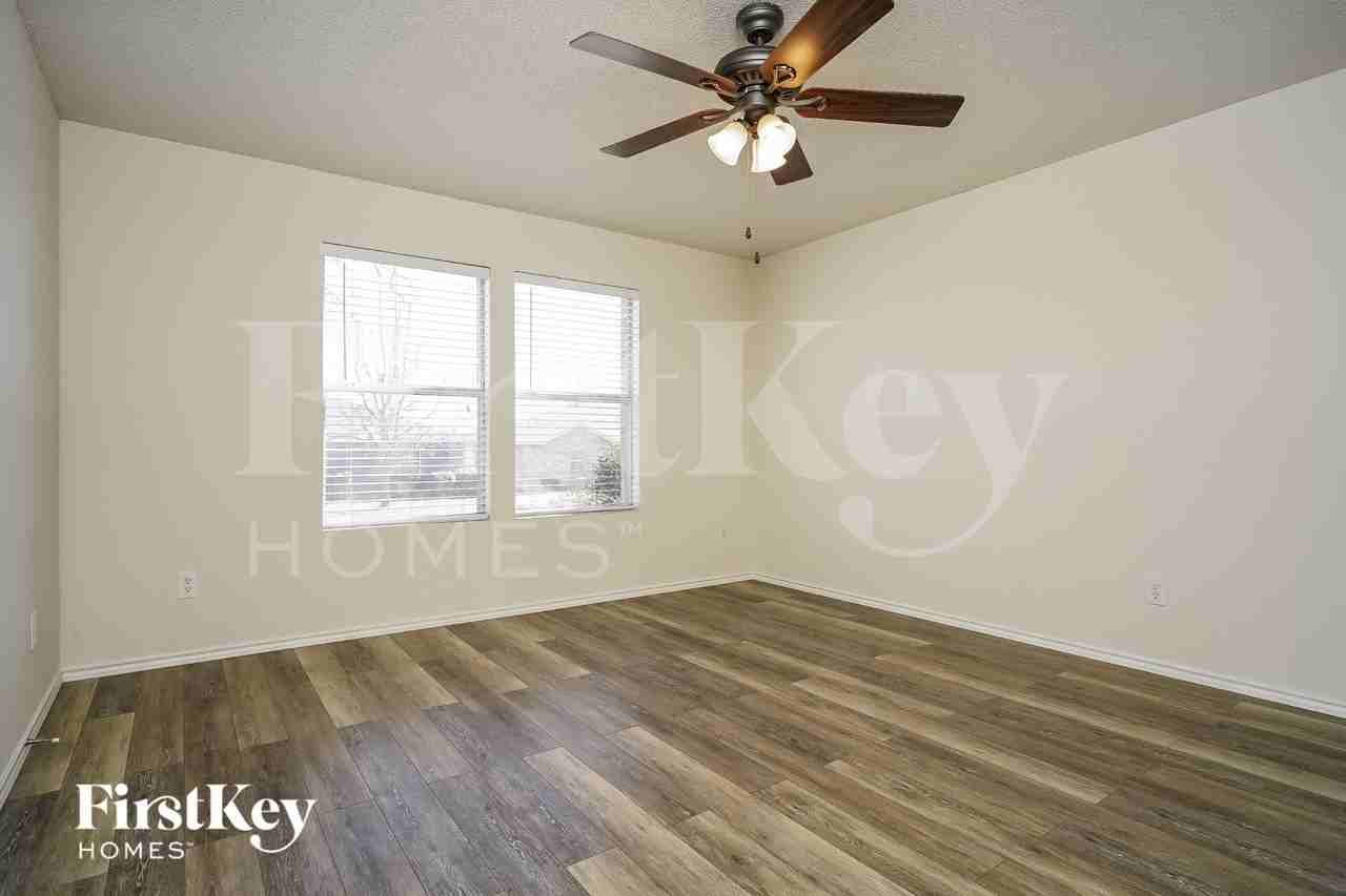1464 Greenbrook Dr - Photo 6 of 16