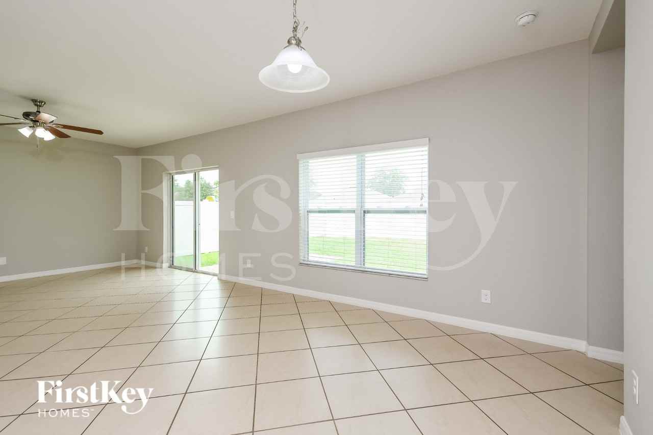 4748 Rockvale Dr - Photo 5 of 16