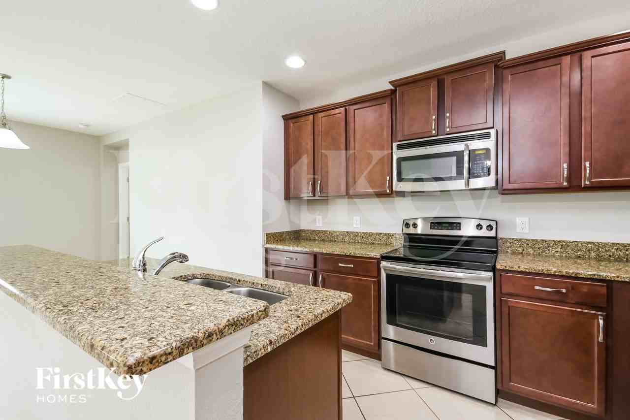 4748 Rockvale Dr - Photo 6 of 16