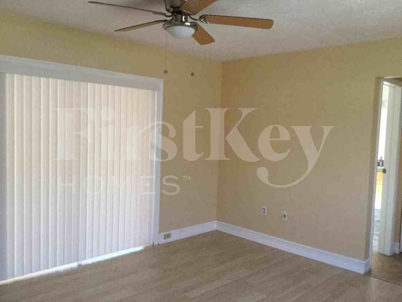 8801 N Bermuda Dr - Photo 7 of 17